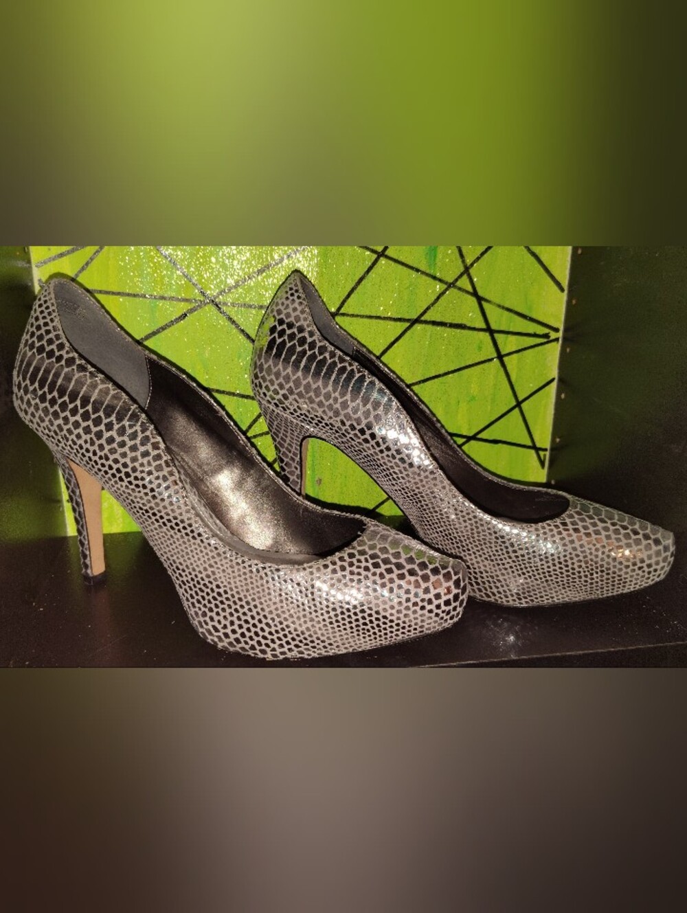 White House Black Market Gray Snakeskin-Print Pumps Size 9.5